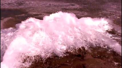 Ледени иглички изтичащи от езеро,природен феномен !