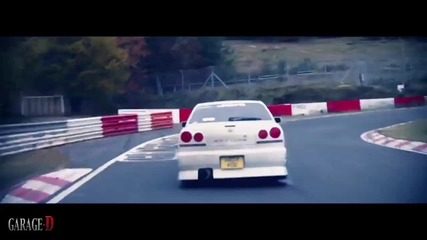 Drifting Nissan Skyline R34 