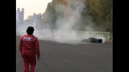 неизвестна супер кола в Дубай 
