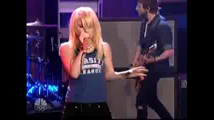 Paramore - Ignorance - Conan Obrien live [с прическа на Hayley]