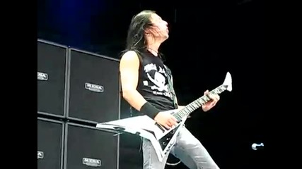 Bullet for My Valentine - Who Do You Think You Are (live)