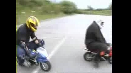 mini moto car park crash