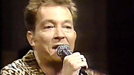 The B-52s - Love Shack Live on Letterman 1989