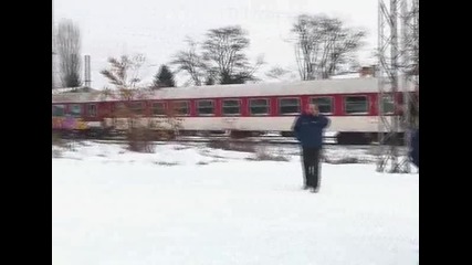 Влак дерайлира при гара Курило, няма пострадали