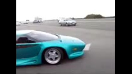 The Vector Wx - 3 and Wx - 3r concept cars 