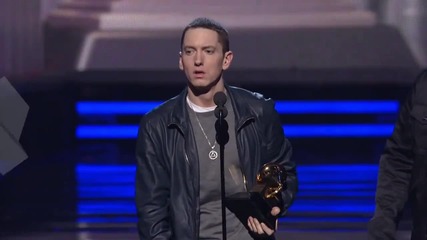 Еминем печели награда Грами за най - добър Р А П албум! 