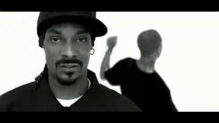 Snoop Dogg featuring Pharrell - Drop It Like Its Hot 