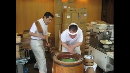 Гледайте как се работи в една японска кухня..какво ли ще стане ако не внимават