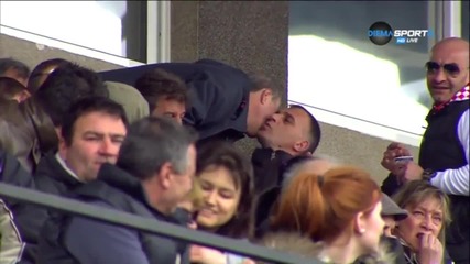 Емо Велев и Тони Здравков наблюдават срещата Славия - Берое
