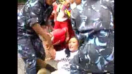 Полицията арестува протестиращи тибетци