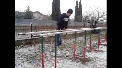 Bar Athletes:петър Вътев и Иван Димитров Random Skills