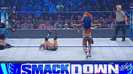 Becky Lynch & Charlotte Flair vs. Bayley & Sasha Banks: SmackDown, Oct. 4, 2019 (Full Match)