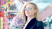 Avril Lavigne - Hello Kitty
