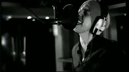 [видео] Everybody Hurts