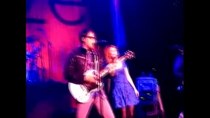 Weezer ft Hayley Williams Say it aint so live