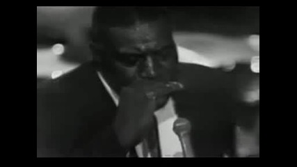 Howlin Wolf & Willie Dixon - Smokestack Lightning (live 1964)