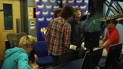 One Direction - What Makes You Beautiful Live at Real Radio