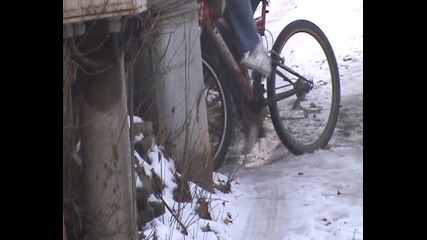 Палене на гуми с колело - на лед 