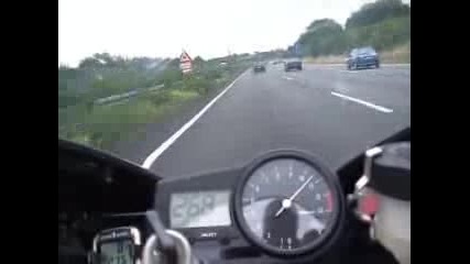 Yamaha R1 Not too slow... 300km h