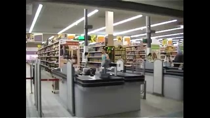 Ако нямате фитнес салон наблизо можете да тренирате и така!