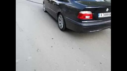 Бмв се опитва да пали гуми 04