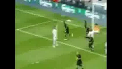 Тотнъм Отнесе 5:0 Рома, Бербатов С Едно Полувреме