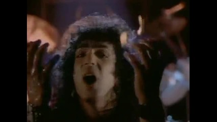 Kiss - Heaven's On Fire