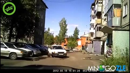 Как паркира жена от Русия - Смях