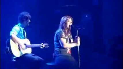 Kelly Clarkson Behind These Hazel Eyes Live Short Acoustic Version October 2009 