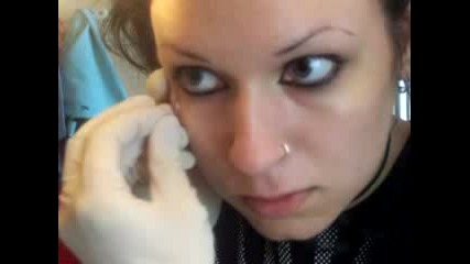 Anti eyebrow piercing