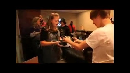 На Коледа стават чудеса ...justin bieber сбъдна още една мечта :) ) 