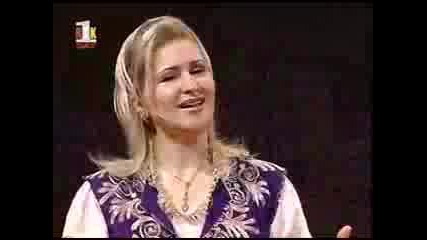 Shkurte Fejza,  Shyhrete Behluli,  motrat Mustafa (piesa1)