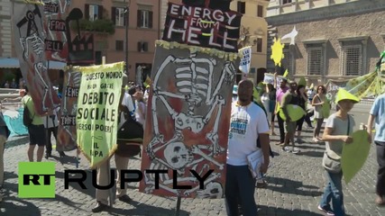 Italy/Vatican City: Thousands gather in support of Pope Francis' climate change encyclical