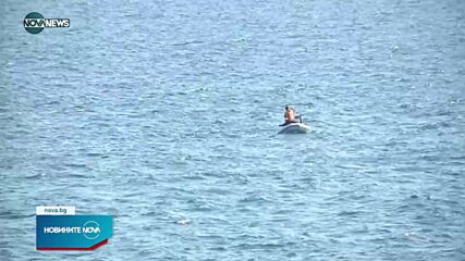 Взети са проби от водите в района на заседналия кораб край Камен бряг