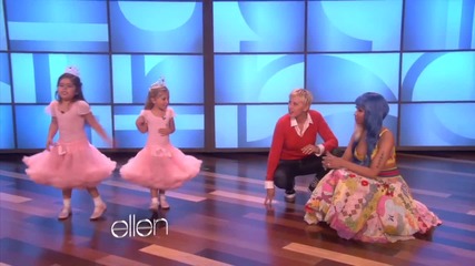 Nicki Minaj Sings 'super Bass' with Sophia Grace (full Version)
