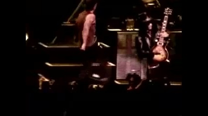 Avenged Sevenfold Feat Slash - Its so Easy live at Nokia Theater 