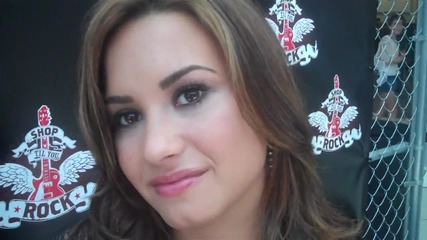 Demi Lovato, As Always, Very Fashionable And Pretty During An Interview 