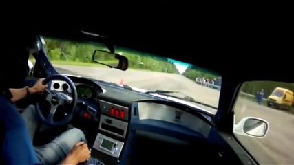 Bugatti Veyron срещу Nissan Skyline Gt-r R34