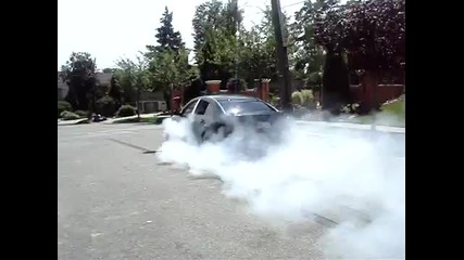 Burnout Nissan Maxima