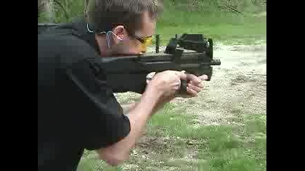 Яко!!стрелба С P - 90 Sub Machine Gun!!!
