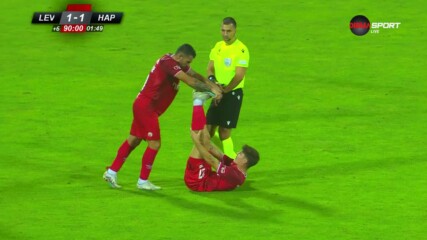 Играчите на Апоел бавят времето в края