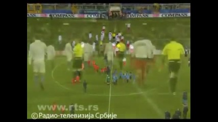 Феновете на Сърбия подивяха в Италия 