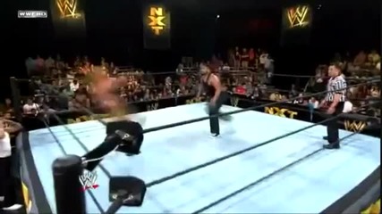 Seth Rollins - Leg Lariat