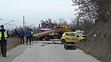 Лек автомобил падна на жп линията край Благоевград, има загинал