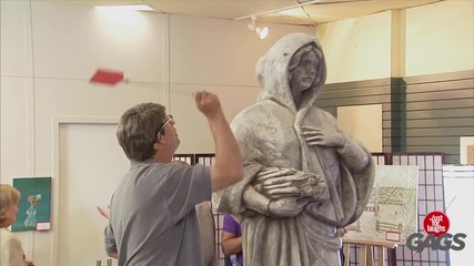 Смешна Скрита Камера - Falling Divinity Statue - Throwback Thursday
