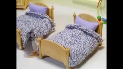 Pingu fighting with paper