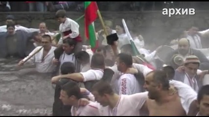 Мъжете в Калофер отново влизат на хоро в Тунджа