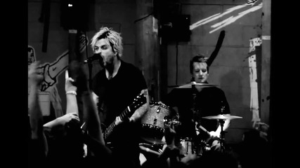 Green Day - let Yourself Go - [official Live Video] (2012)