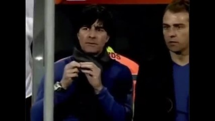 Германския треньор по футбол го хванаха в издънка 