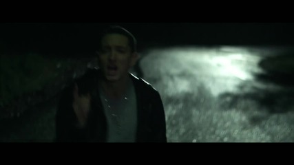 [720p] Eminem - Space Bound !